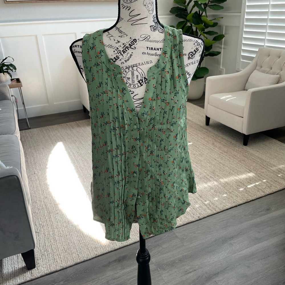 Sanctuary Women’s Floral Green Sleeveless Bouse